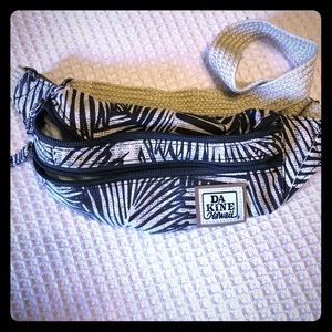 Dakine fanny pack